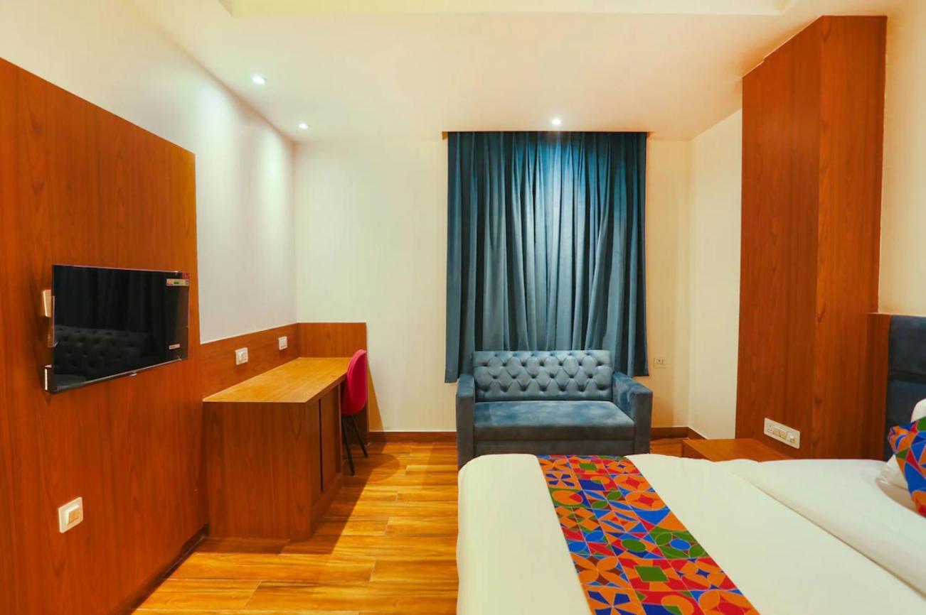 Hotel Swarn Bhoomi Kanpur Zewnętrze zdjęcie